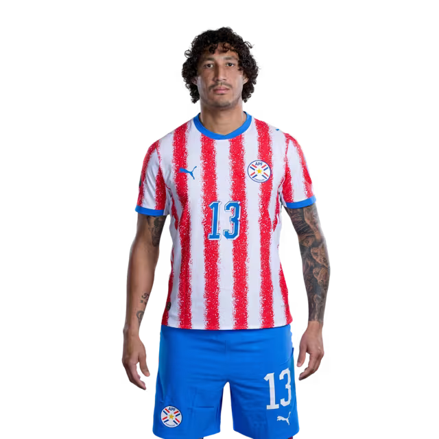 Selección Nacional de Fútbol Paraguay 2026 FIFA Mundial Jersey (Versión Jugador ha Versión Partido) - Defensores: No 5 Fabian BALBUENA, No 6 Junior ALONSO,No. 16 José CANALE rehegua