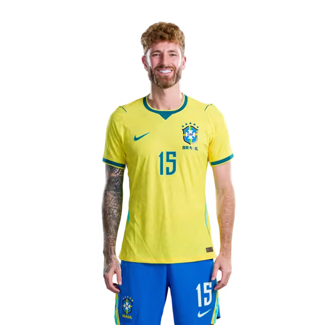 Camisa da Seleção Brasileira para a Copa do Mundo de 2026 (Versão Jogador/Versão de Jogo) — Defensores: Nº 13 DANILO, Nº 14 BREMER, Nº 15 LEO PEREIRA