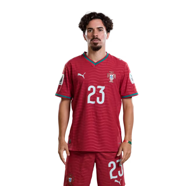 Camisola da Seleção Portuguesa de Futebol para o Mundial 2026 (versão do jogador/versão do jogo) — Médios: Nº 15 JOAO NEVES, Nº 21 RUBEN NEVES, Nº 23 VITINHA