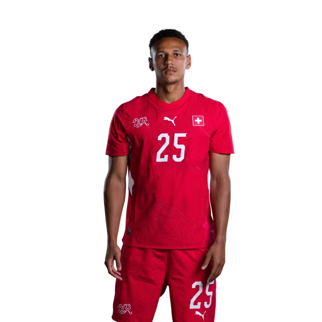 Schweizer Fußballnationalmannschaftstrikot 2026 (Spielerversion/Spielversion) — Verteidiger: Nr. 24 Aurele Amenda, Nr. 25 Luca Jaquez
