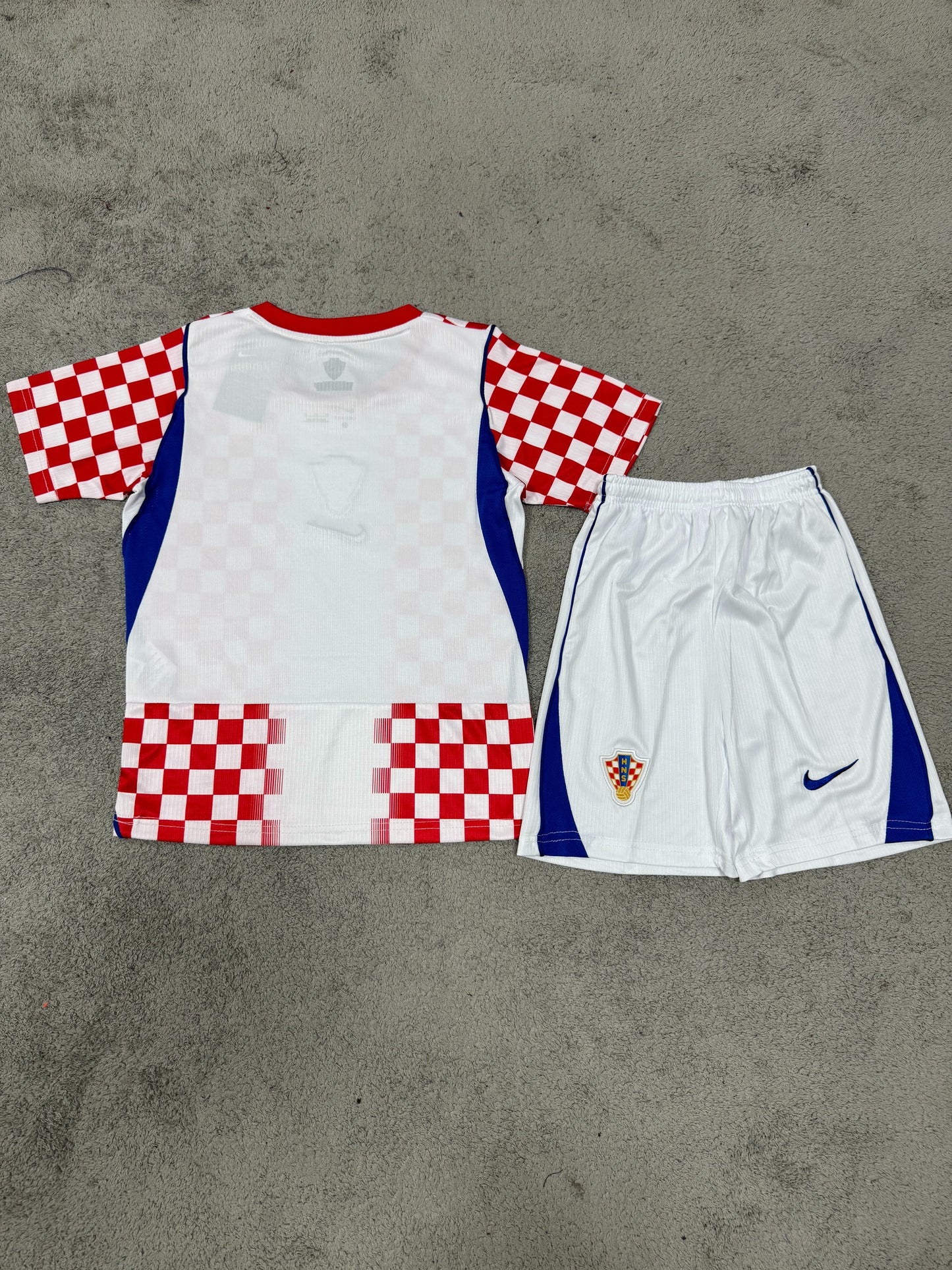 Dječji dres Hrvatske za Svjetsko prvenstvo 2026. – dostupne su opcije za roditelje i djecu
