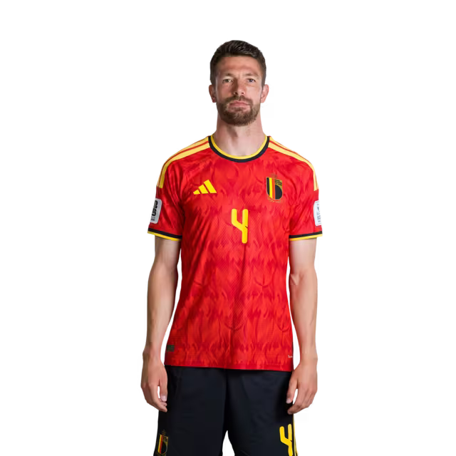 Belgisch nationaal voetbalelftal – WK-shirt 2026 (spelersversie/wedstrijdversie) — Verdedigers: nr. 2 Zeno DEBAST, nr. 3 Arthur THEATE, nr. 4 Brandon MECHELE