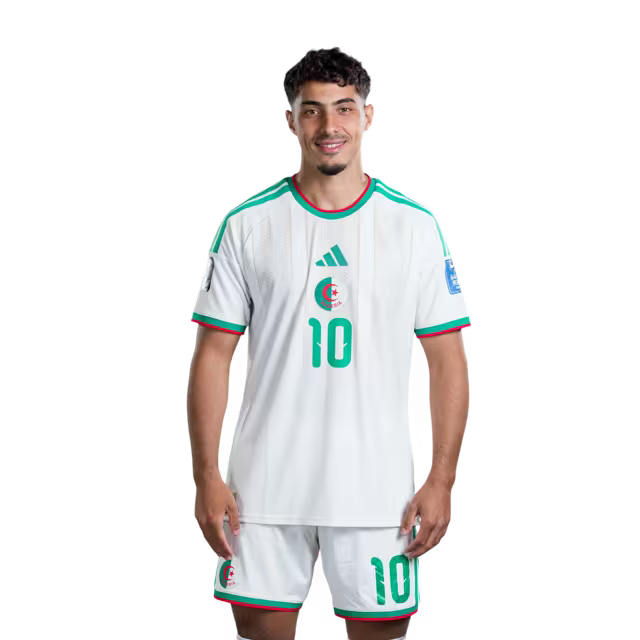 قميص المنتخب الجزائري لكرة القدم لكأس العالم 2026 (نسخة اللاعبين/نسخة المباريات) - لاعبو الوسط: رقم 6 رامز زروقي، رقم 8 حسام عوار، رقم 10 فارس شايبي
