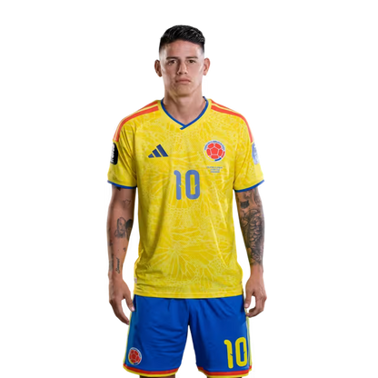 Camiseta de la Selección Nacional de Fútbol de Colombia para el Mundial 2026 (Versión jugador/Versión partido) — Centrocampistas: N.º 10 James RODRÍGUEZ, N.º 11 Jhon ARIAS, N.º 15 Juan PORTILLA