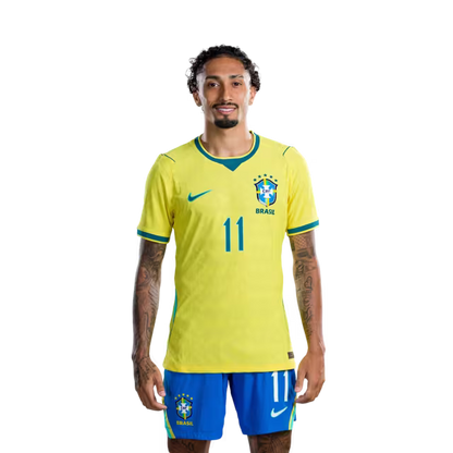 Camisa da Seleção Brasileira para a Copa do Mundo de 2026 (Versão Jogador/Versão de Jogo) — Atacantes: Nº 11 RAPHINHA, Nº 19 ENDRICK, Nº 21 LUIZ HENRIQUE