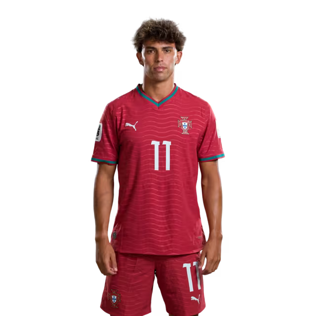 Camisola da Seleção Portuguesa de Futebol para o Mundial 2026 (versão de jogador/versão de jogo) - Avançados: Nº 7 CRISTIANO RONALDO, Nº 9 GONCALO RAMOS, Nº 11 JOAO FELIX