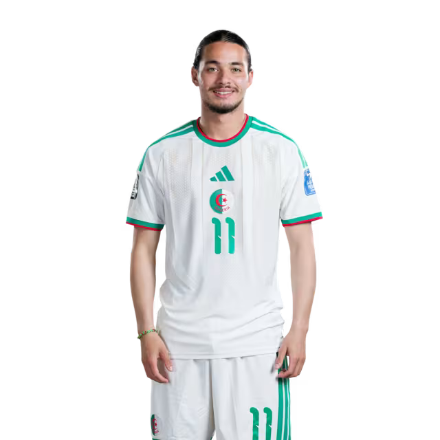 قميص المنتخب الجزائري لكرة القدم لكأس العالم 2026 (نسخة اللاعبين/نسخة المباريات) - المهاجمون: رقم 7 رياض محرز، رقم 9 أمين غويري، رقم 11 أنيس حاج موسى