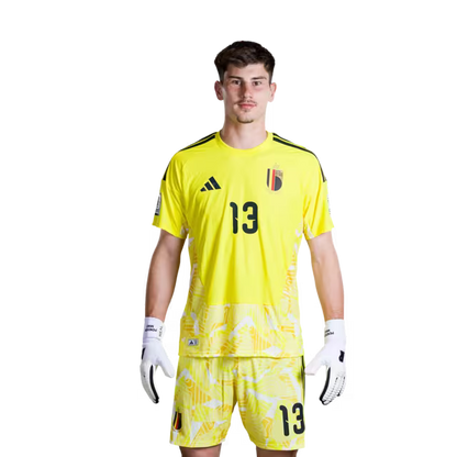 Belgisch nationaal voetbalelftal – WK 2026-shirt (spelersversie/wedstrijdversie) — Doelmannen: nr. 1 Thibaut Courtois, nr. 12 Senne Lammens, nr. 13 Mike Penders
