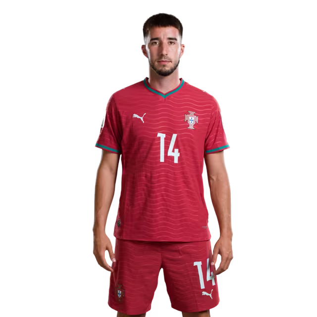 Camisola da Seleção Portuguesa de Futebol para o Mundial 2026 (versão do jogador/versão do jogo) - Defesas: Nº 5 DIOGO DALOT, Nº 13 RENATO VEIGA, Nº 14 GONCALO INACIO