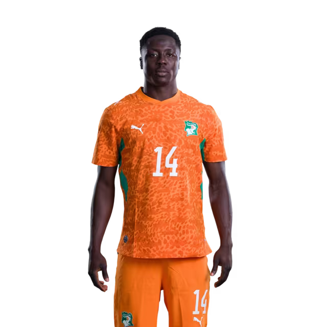 Maillot de l'équipe nationale de Côte d'Ivoire pour la Coupe du Monde 2026 (Version joueur/Version match) — Attaquants : n° 12 Elye WAHI, n° 14 Oumar DIAKITE, n° 15 Amad DIALLO