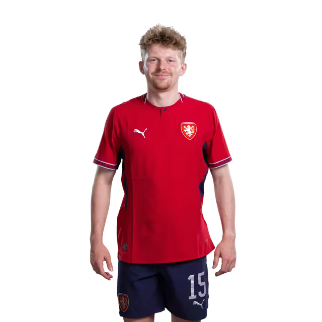 Dres české fotbalové reprezentace pro mistrovství světa 2026 (hráčská/zápasová verze) — Útočníci: č. 13 Mojmír CHYTIL, č. 15 Pavel ŠULC, č. 19 Tomáš CHORY, č. 26 Denis VIŠINSKÝ