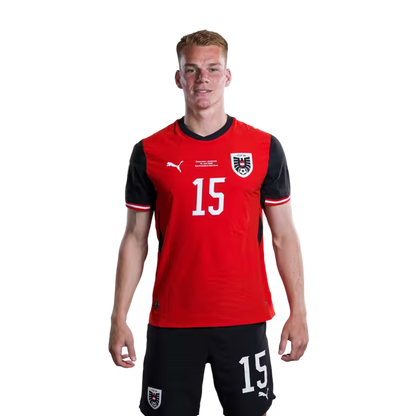 Österreichisches Nationalmannschaftstrikot für die WM 2026 (Spielerversion/Match-Version) – Abwehrspieler: Nr. 8 David Alaba, Nr. 15 Philipp Lienhart, Nr. 16 Phillip Mwene