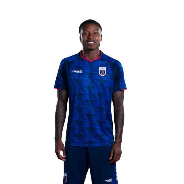 Camisola da Seleção Cabo Verde para o Mundial 2026 (Versão Jogador/Versão Jogo) — Defesas: Nº 5 Logan Costa, Nº 15 Sidny Lopes Cabral, Nº 22 Steven Moreira