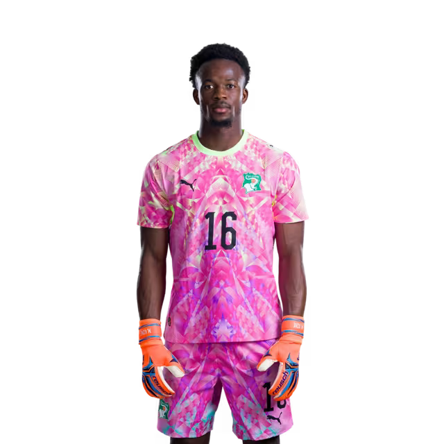 Maillot de l'équipe nationale de football de Côte d'Ivoire pour la Coupe du monde 2026 (version joueur/version match) — Gardiens de but : n°1 Yahia Fofana, n°16 Mohamed KONE, n°23 Alban Lafont
