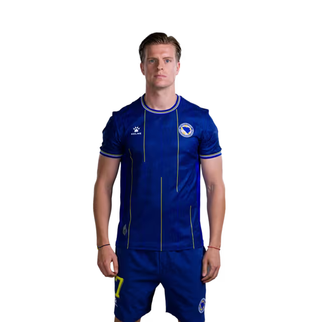 Dres fudbalske reprezentacije Bosne i Hercegovine za Svjetsko prvenstvo u fudbalu 2026. (verzija za igrače i verzija za utakmice) - Vezisti: Br. 17 Dženis BURNIĆ, Br. 26 Ermin MAHMIĆ