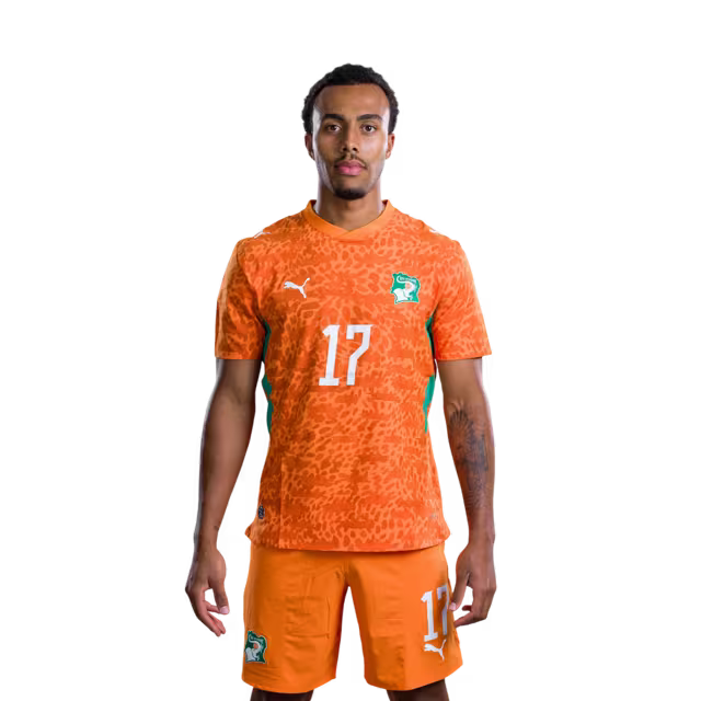Maillot de l'équipe nationale de Côte d'Ivoire pour la Coupe du Monde 2026 (Version joueur/Version match) — Défenseurs : n° 7 Odilon Kossounou, n° 3 Christopher Operari, n° 17 Guela Doue