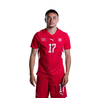 Schweizer Fußballnationalmannschaftstrikot 2026 (Spielerversion/Spielversion) – Stürmer: Nr. 17 Ruben Vargas, Nr. 19 Noah Okafor, Nr. 23 Zeki Amdouni, Nr. 26 Cedric Itten