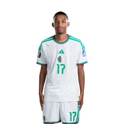 قميص منتخب الجزائر لكرة القدم لكأس العالم 2026 (نسخة اللاعب/نسخة المباراة) - المدافعون: رقم 17 رفيق بلغالي، رقم 21 رامي بن سبعيني، رقم 26 سمير شرقي