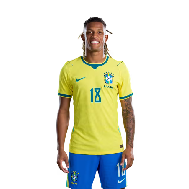 Camisa da Seleção Brasileira para a Copa do Mundo de 2026 (Versão Jogador/Versão de Jogo) — Meio-campistas: Nº 17 FABINHO, Nº 18 DANILO SANTOS, Nº 20 LUCAS PAQUETÁ