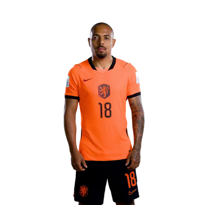Nederlands elftal WK-shirt 2026 (spelersversie/wedstrijdversie) — Aanvallers: nr. 17 Noa Lang, nr. 18 Donyell Malen, nr. 19 Brian Brobbey, nr. 24 Crysencio Summerville