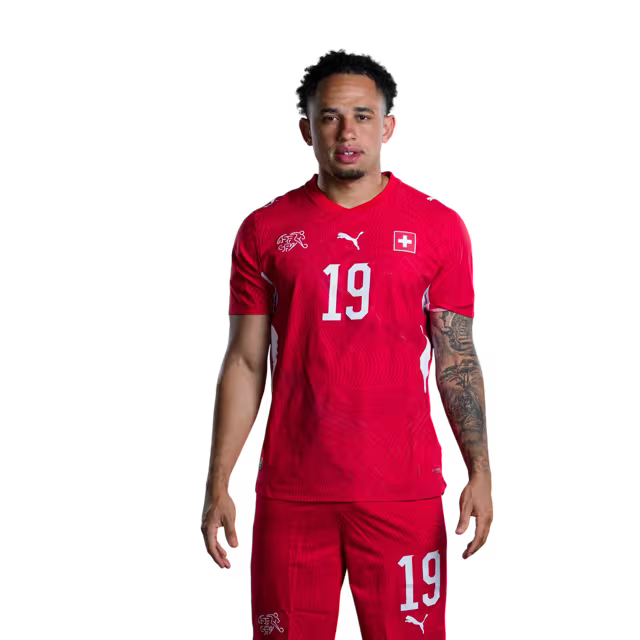 Schweizer Fußballnationalmannschaftstrikot 2026 (Spielerversion/Spielversion) – Stürmer: Nr. 17 Ruben Vargas, Nr. 19 Noah Okafor, Nr. 23 Zeki Amdouni, Nr. 26 Cedric Itten