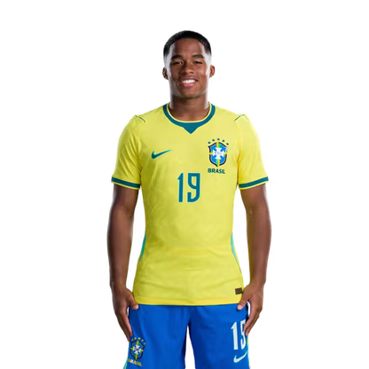 Camisa da Seleção Brasileira para a Copa do Mundo de 2026 (Versão Jogador/Versão de Jogo) — Atacantes: Nº 11 RAPHINHA, Nº 19 ENDRICK, Nº 21 LUIZ HENRIQUE