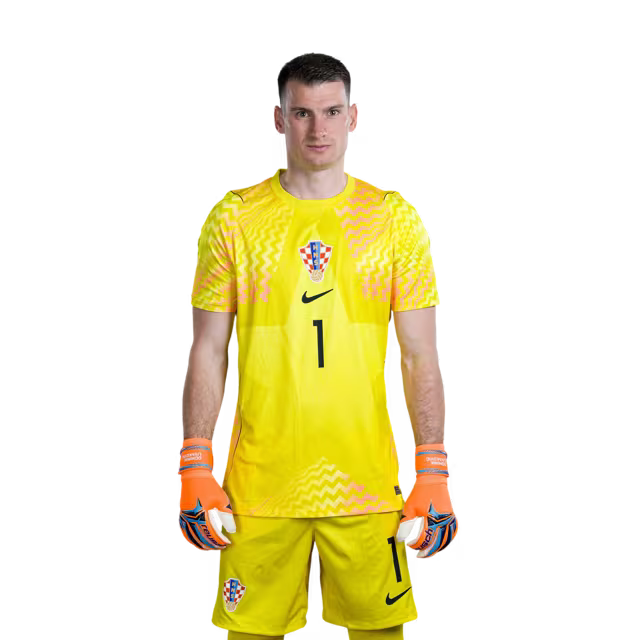 Dres hrvatske nogometne reprezentacije za Svjetsko prvenstvo 2026. (verzija za igrača/verzija za utakmicu) — Vratari: Br. 1 Dominik LIVAKOVIC, Br. 12 Ivor PANDUR, Br. 23 Dominik KOTARSKI