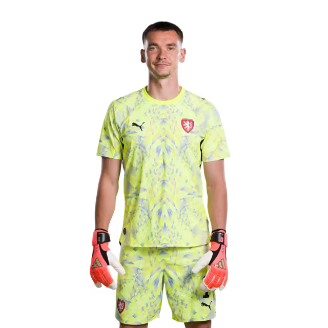 Dres české fotbalové reprezentace pro mistrovství světa 2026 (hráčská/zápasová verze) — Brankáři: č. 1 Matěj KOVÁŘ, č. 16 Jindřich STANĚK, č. 23 Lukáš HORNÍČEK