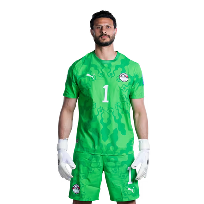 قميص المنتخب المصري لكرة القدم لكأس العالم 2026 (نسخة اللاعبين/نسخة المباريات) — حراس المرمى: رقم 1 محمد الشناوي، رقم 16 المهدي سليمان، رقم 23 مصطفى شوبير، رقم 26 محمد علاء.