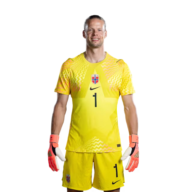 Norges landslag i fotball VM-drakt 2026 (spillerversjon/kampversjon) — Keepere: Nr. 1 Ørjan NYLAND, nr. 12 Sander TANGVIK, nr. 13 Egil SELVIK