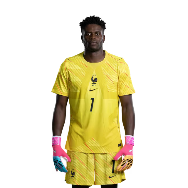 Maillot de l'équipe de France de football pour la Coupe du Monde 2026 (Version joueur/Version match) — Gardiens de but : N° 1 Brice SAMBA, N° 16 Mike MAIGNAN, N° 23 Robin RISSER