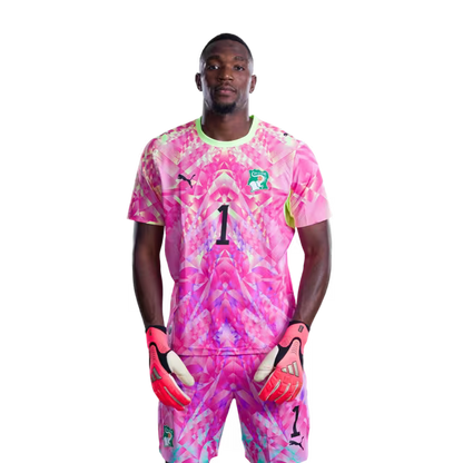 Maillot de l'équipe nationale de football de Côte d'Ivoire pour la Coupe du monde 2026 (version joueur/version match) — Gardiens de but : n°1 Yahia Fofana, n°16 Mohamed KONE, n°23 Alban Lafont