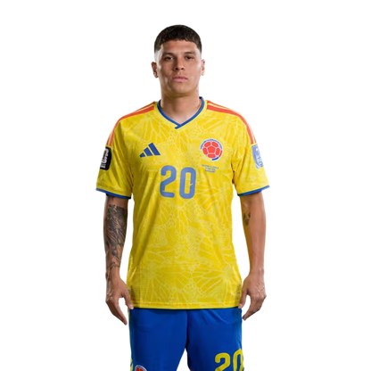 Camiseta de la Selección Nacional de Fútbol de Colombia para el Mundial 2026 (Versión jugador/Versión partido) — Centrocampistas: N.º 16 Jefferson LERMA, N.º 20 Juan QUINTERO