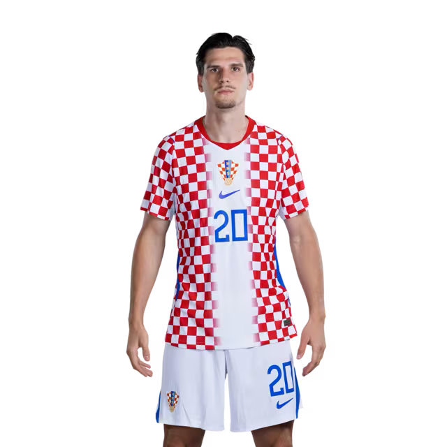 Dres hrvatske nogometne reprezentacije za Svjetsko prvenstvo 2026. (verzija za igrača/verzija za utakmicu) — Napadači: Br. 20 Igor MATANOVIĆ, Br. 24 Marco PASALIĆ, Br. 26 Petar Musa