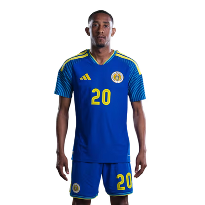 Jersey di Kopa Mundial 2026 Selekshon Nashonal di Futbòl Kòrsou (Vershon di Hungadó/Vershon di Partido) —Defensornan: No.5 Sherel FLORANUS, No.18 Armando BISHOP, No.20 Joshua BRENET
