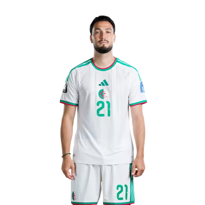 قميص منتخب الجزائر لكرة القدم لكأس العالم 2026 (نسخة اللاعب/نسخة المباراة) - المدافعون: رقم 17 رفيق بلغالي، رقم 21 رامي بن سبعيني، رقم 26 سمير شرقي