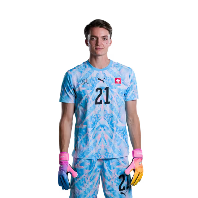 Schweizer Fußballnationalmannschaftstrikot 2026 (Spielerversion/Spielversion) — Torhüter: Nr. 1 Gregor Kobel, Nr. 12 Yvon Mvogo, Nr. 21 Marvin Keller