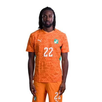 Maillot de l'équipe nationale de football de Côte d'Ivoire pour la Coupe du monde 2026 (version joueur/version match) — Attaquants : n°19 Nicolas PEPE, n°22 Evann GUESSAND, n°24 Bazoumana TOURE