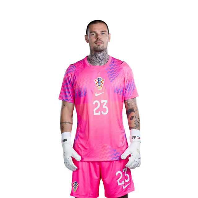 Dres hrvatske nogometne reprezentacije za Svjetsko prvenstvo 2026. (verzija za igrača/verzija za utakmicu) — Vratari: Br. 1 Dominik LIVAKOVIC, Br. 12 Ivor PANDUR, Br. 23 Dominik KOTARSKI
