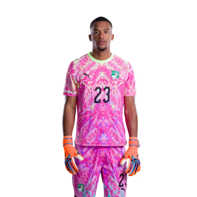 Maillot de l'équipe nationale de football de Côte d'Ivoire pour la Coupe du monde 2026 (version joueur/version match) — Gardiens de but : n°1 Yahia Fofana, n°16 Mohamed KONE, n°23 Alban Lafont