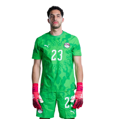 قميص المنتخب المصري لكرة القدم لكأس العالم 2026 (نسخة اللاعبين/نسخة المباريات) — حراس المرمى: رقم 1 محمد الشناوي، رقم 16 المهدي سليمان، رقم 23 مصطفى شوبير، رقم 26 محمد علاء.