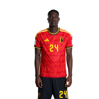 Belgisch nationaal voetbalelftal – WK-shirt 2026 (spelersversie/wedstrijdversie) — Middenvelders: nr. 23 Nicolas RASKIN, nr. 24 Amadou ONANA