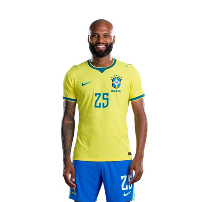 Camisa da Seleção Brasileira para a Copa do Mundo de 2026 (Versão Jogador/Versão de Jogo) — Atacantes: Nº 22 GABRIEL MARTINELLI, Nº 25 IGOR THIAGO, Nº 26 RAYAN