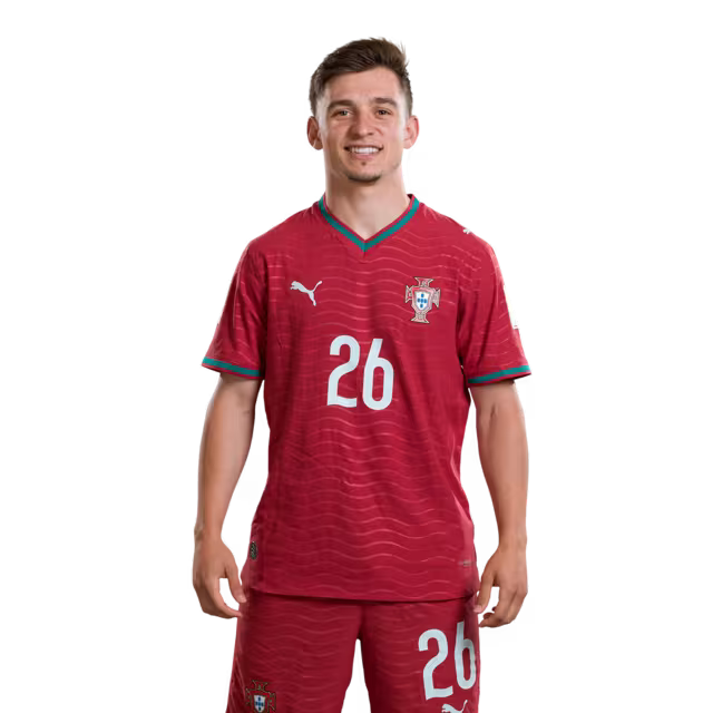 Camisola da Seleção Portuguesa de Futebol para o Mundial 2026 (versão de jogador/versão de jogo) — Avançados: Nº 19 GONCALO GUEDES, Nº 26 FRANCISCO CONCEICAO