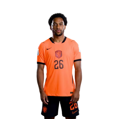 Nederlands elftal WK-shirt 2026 (spelersversie/wedstrijdversie) — Middenvelders: nr. 21 Frenkie de Jong, nr. 26 Quinten Timber