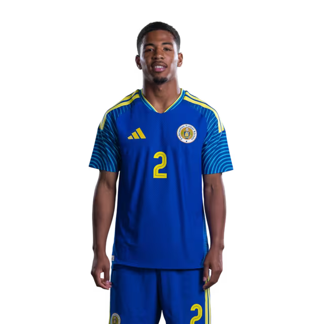 Jersey di Kopa Mundial 2026 Selekshon Nashonal di Futbòl Kòrsou (Vershon di Hungadó/Vershon di Partido) —Defensornan: No. 2 Shrandy Sambo, No. 3 Julien Gari, i No. 4 Rochon Van Eijma.