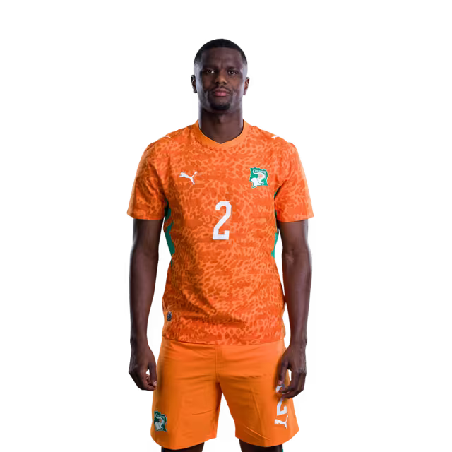 Maillot de l'équipe nationale de Côte d'Ivoire pour la Coupe du Monde 2026 (Version joueur/Version match) — Défenseurs : n° 2 Ousmane Diomande, n° 3 Ghislain Konan, n° 5 Wilfried Singo