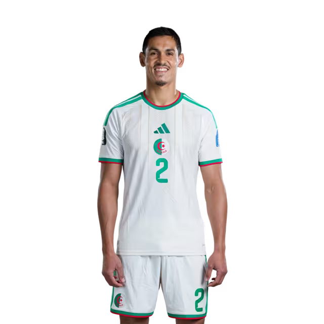 قميص المنتخب الجزائري لكرة القدم لكأس العالم 2026 (نسخة اللاعبين/نسخة المباريات) - المدافعون: رقم 2 عيسى مندي، رقم 3 أشرف عبادة، رقم 4 محمد أمين توغاي