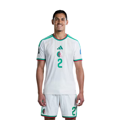 قميص المنتخب الجزائري لكرة القدم لكأس العالم 2026 (نسخة اللاعبين/نسخة المباريات) - المدافعون: رقم 2 عيسى مندي، رقم 3 أشرف عبادة، رقم 4 محمد أمين توغاي