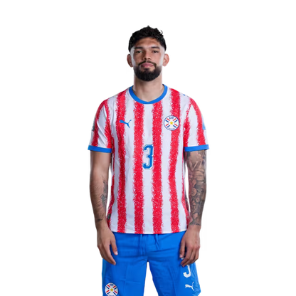 Selección Nacional de Fútbol Paraguay 2026 FIFA Mundial Jersey (Versión Jugador ha Versión Partido) - Defensores: No 2 Gustavo VELAZQUEZ, No 3 Omar ALDERETE,No. 4 Juan José CACERES rehegua